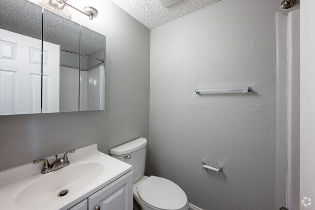 Estudio, 1BA - 288SF - Estudio - Baño - Mosswood