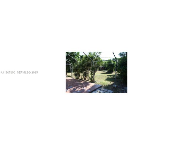 Foto del edificio - 102 Miami Gardens Rd