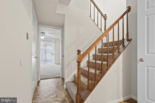 Foto del edificio - 6719 Sunset Woods Ct