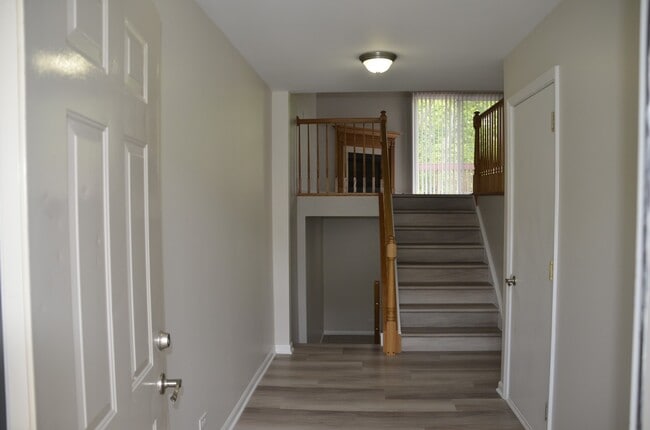 Building Photo - 8012 Sierra Woods Ln