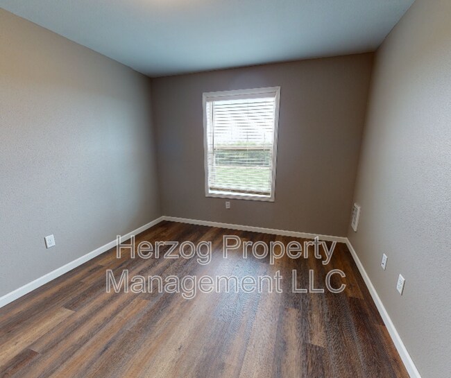 Foto del edificio - 2575 N Cedar Ave