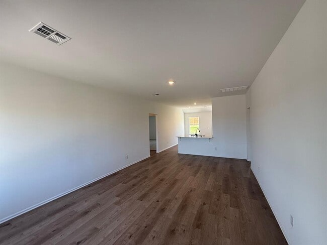 Foto del edificio - 668 SW 11th St