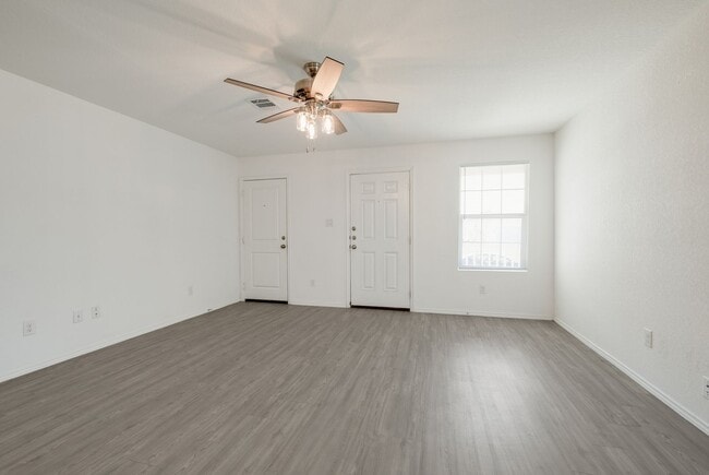 Building Photo - 10531 McClintock Dr