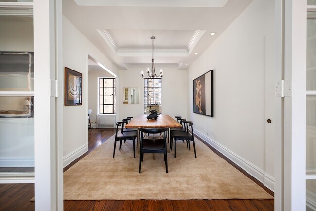 Foto del edificio - 350 W 57th St