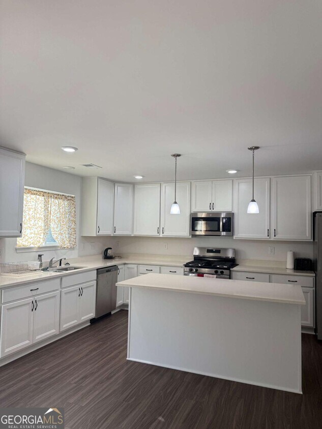 Building Photo - 533 Traminer Wy