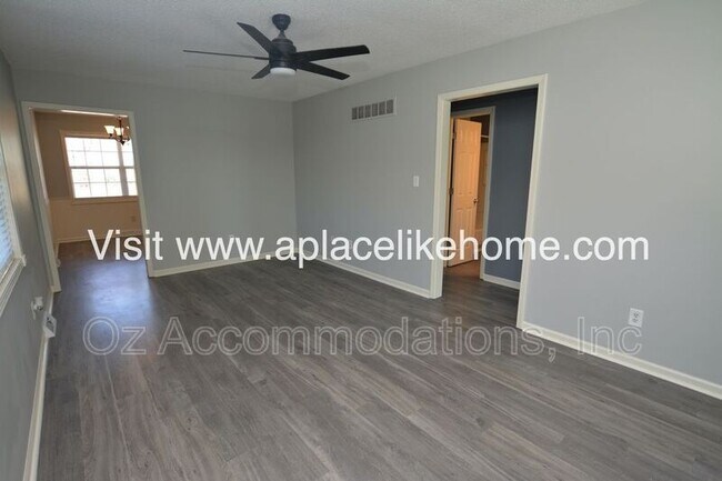 Building Photo - 8728 N Hull Ave