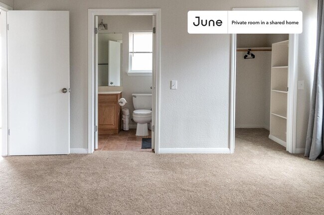 Foto del edificio - Room in Shared 5 bed/2 bath home