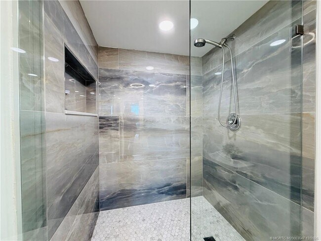 Foto del edificio - 8800 S Ocean Dr