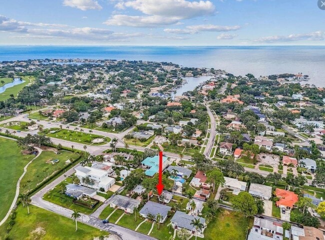 Building Photo - 275 Mateo Way NE