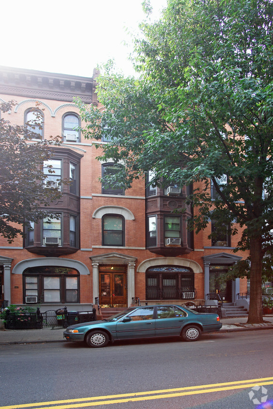 Primary Photo - 359 6th Ave