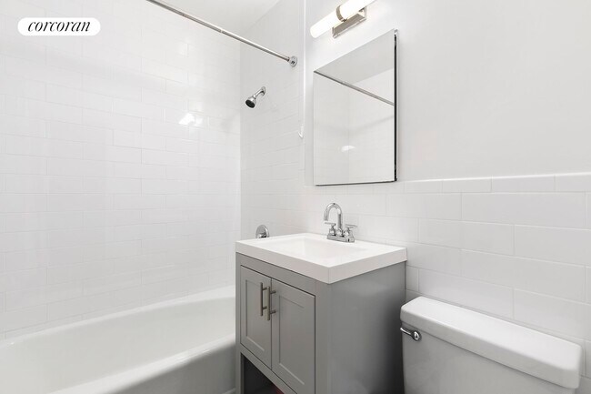 Foto del edificio - 215 E 80th St