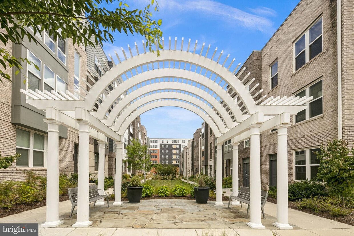 13331 Launders St, Herndon, VA 20171 Townhome Rentals in Herndon VA