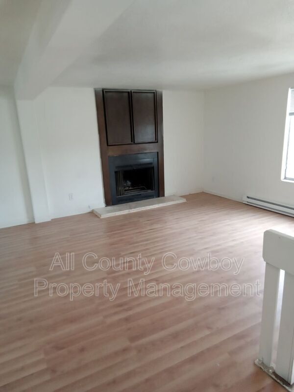 Building Photo - 705 Ferris Ct