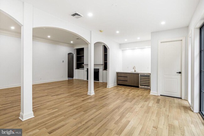 Foto del edificio - 321 S 3rd St