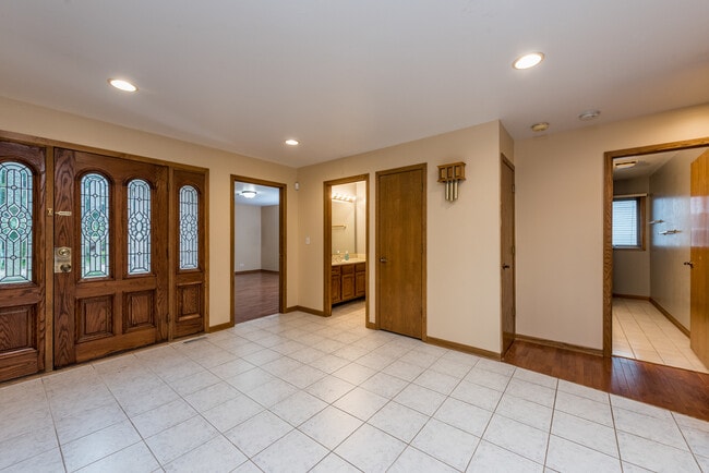 Building Photo - 4074 Blackstone Ave
