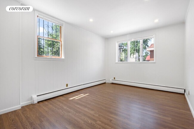 Building Photo - 470 Humboldt St