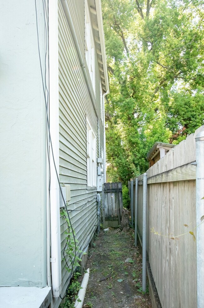 Foto del edificio - 2015 S Rendon St