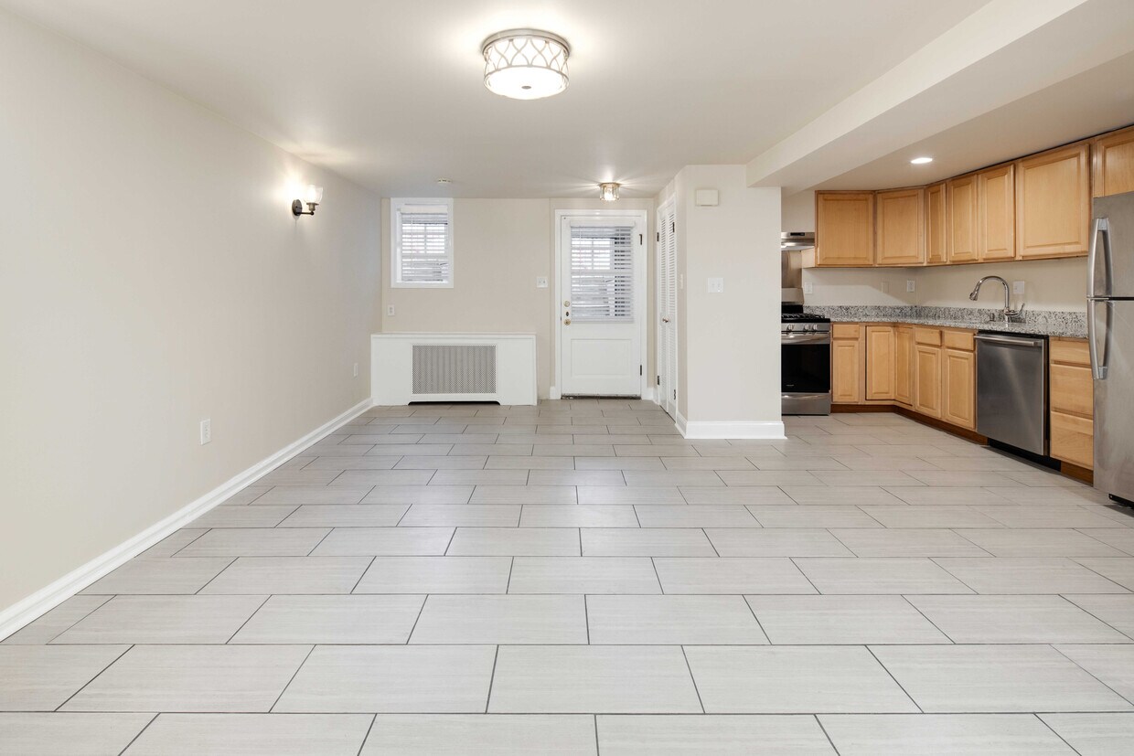 Foto principal - 224 Upshur St NW
