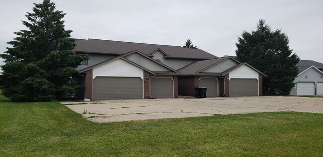 Building Photo - 620 Seminole Way