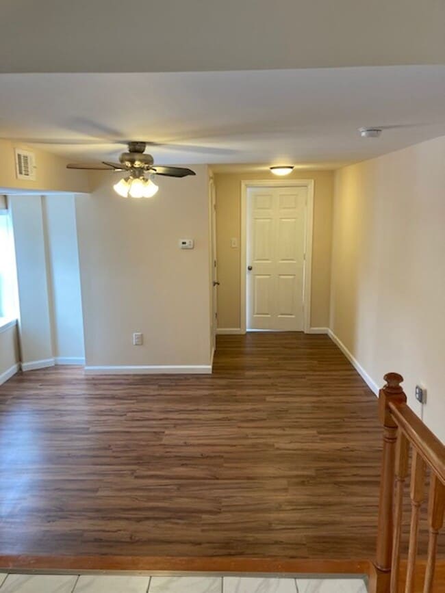 Building Photo - 4938