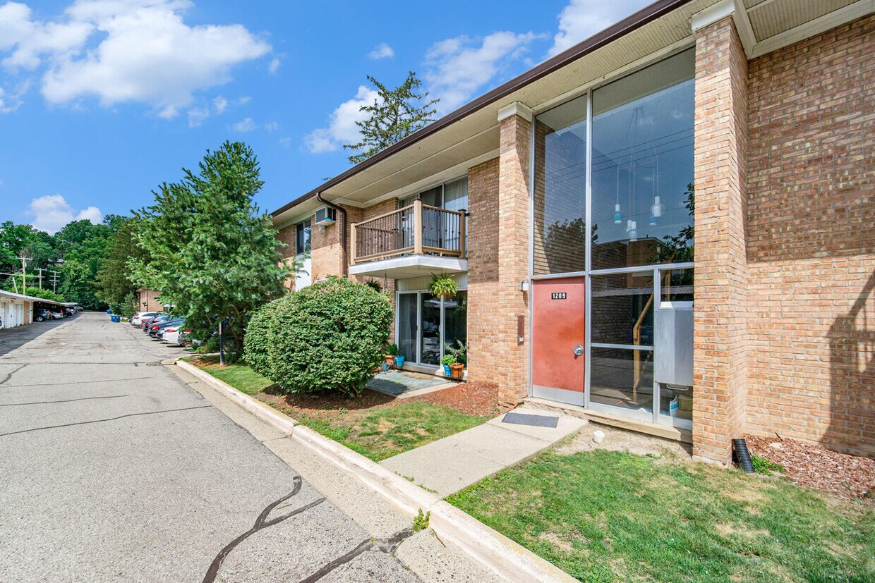 Primary Photo - 1209 Island Dr