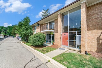Building Photo - 1209 Island Dr