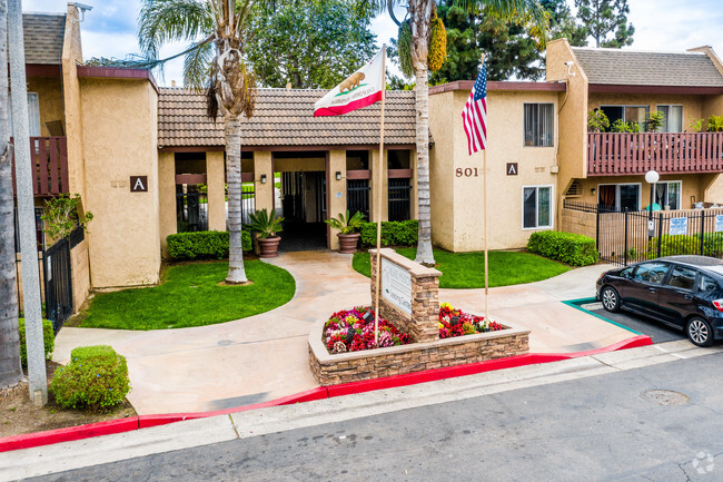 Building Photo - Village Meadows