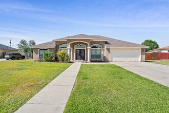 Building Photo - 102 Yellowstone Dr
