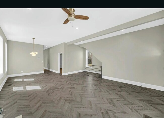 Building Photo - 5626 S Wells St