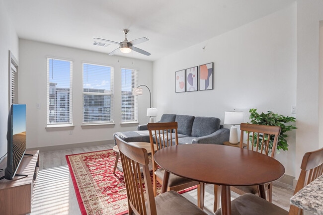 Building Photo - 12100 1/2 Ferrystone Glen Dr