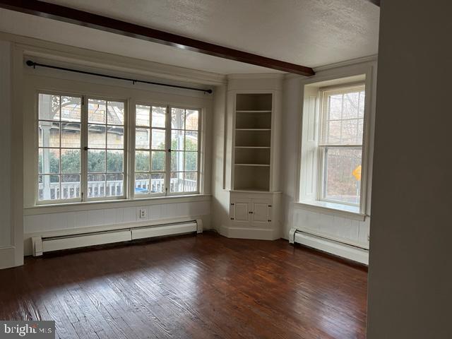 Foto del edificio - 328 N Main St