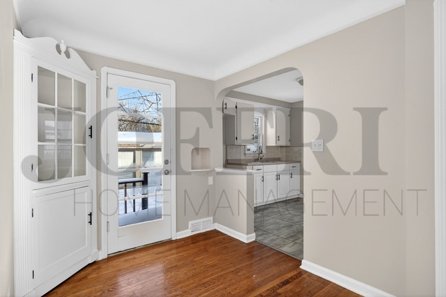 Foto del edificio - 19719 Sunset Dr