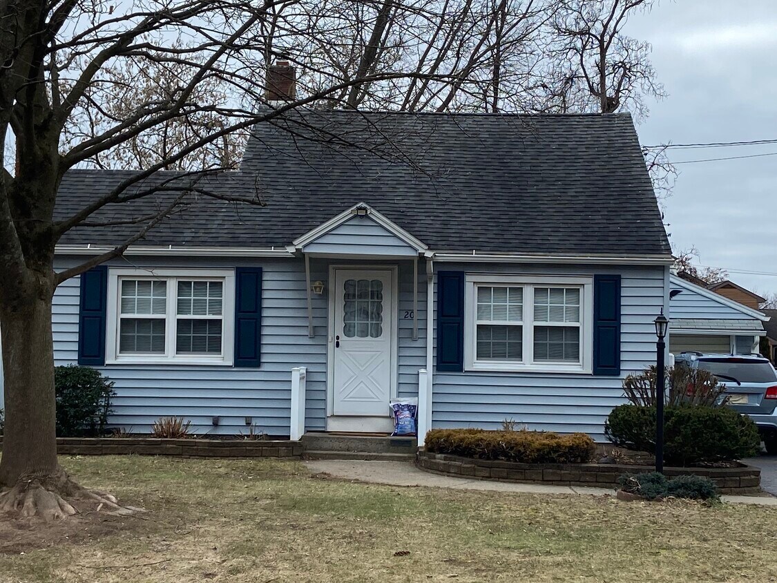 Primary Photo - 20 Pine St