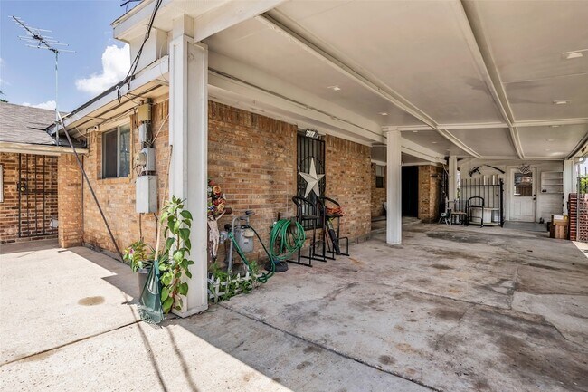 Foto del edificio - 809 Brooks St