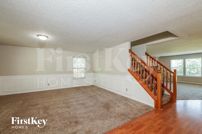 Foto del edificio - 5757 N Plymouth Ct