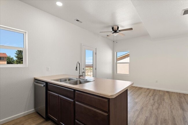 Building Photo - 250-252 W Acorn Dr