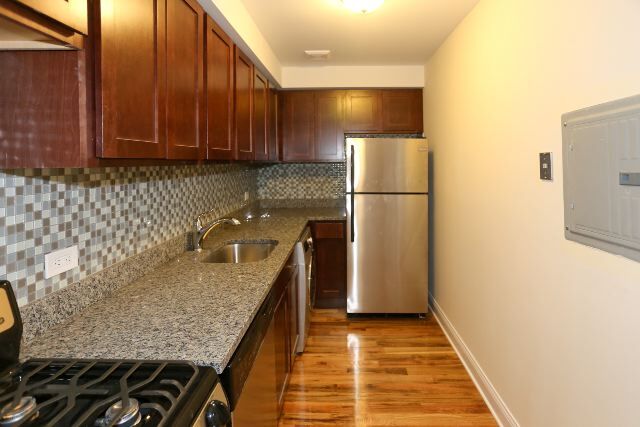 Foto del edificio - 569 W Arlington Pl