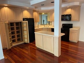 Building Photo - 6780 Friars Rd