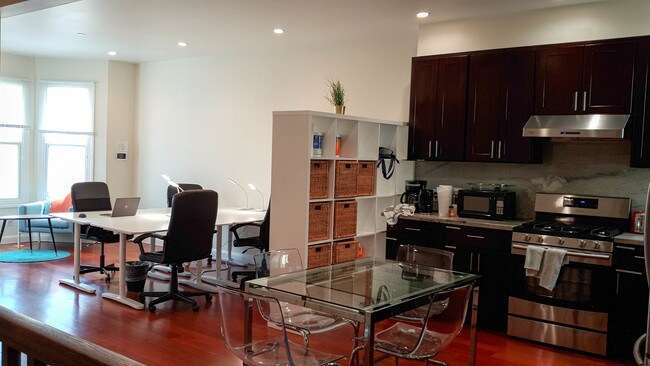 Foto del edificio - 1555 Larkin St