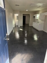 Building Photo - 744 Baltimore St