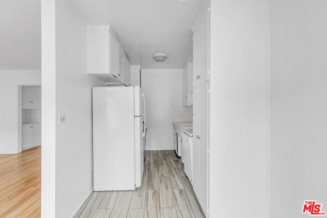 Foto del edificio - 1248 Barry Ave