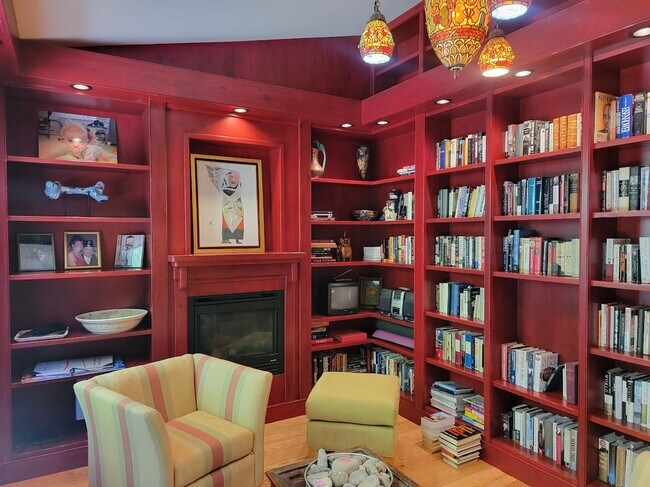 Building Photo - 1611 Heroic Rd