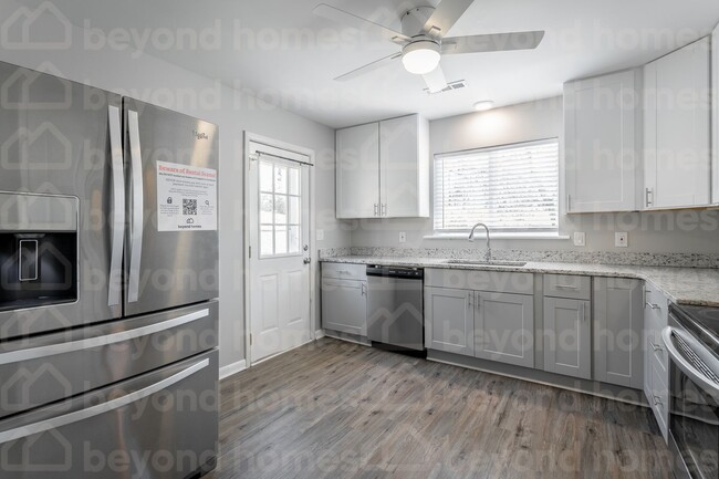 Building Photo - Newly updated 3 bed/2 bath home in Hixson ...