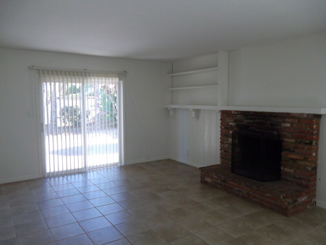 FAMILY ROOM - 8692 Royer Cir