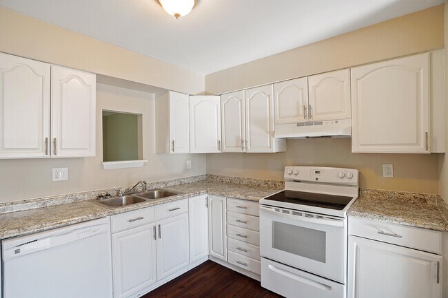 Building Photo - 405 Berkshire Ct