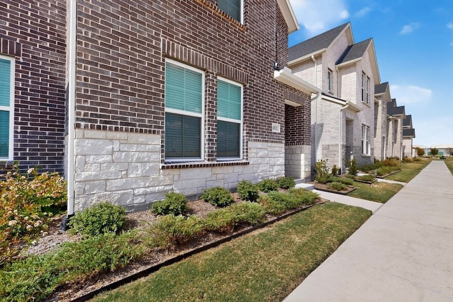 Photo - 1032 Bristleleaf Way