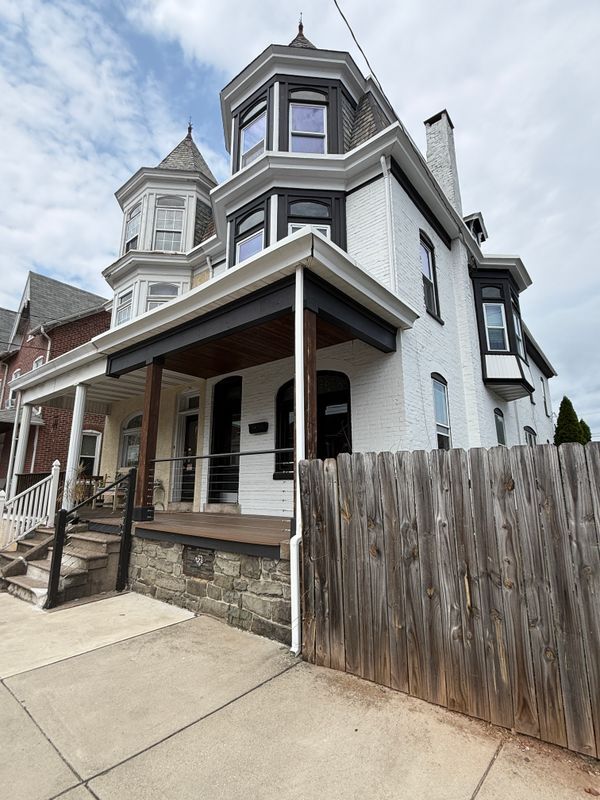 Foto principal - 339 E Philadelphia Ave