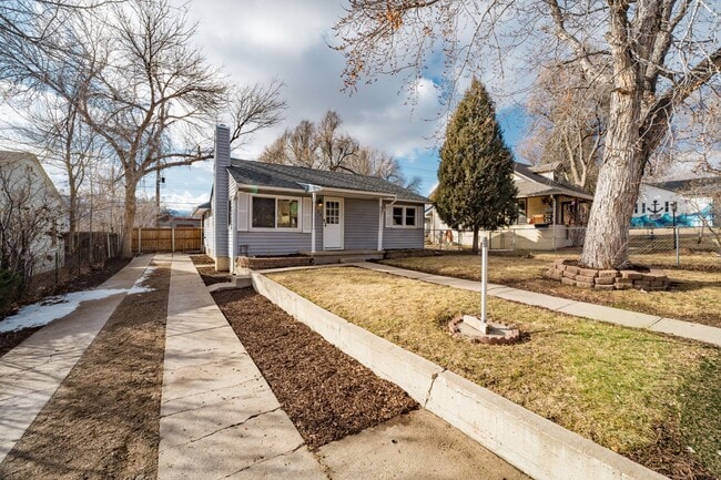 Building Photo - 728 Bonfoy Ave