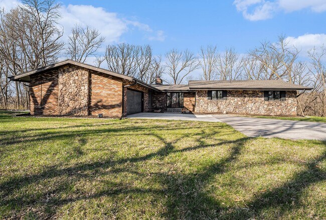 Building Photo - Beautiful Home in Ponca Hills
