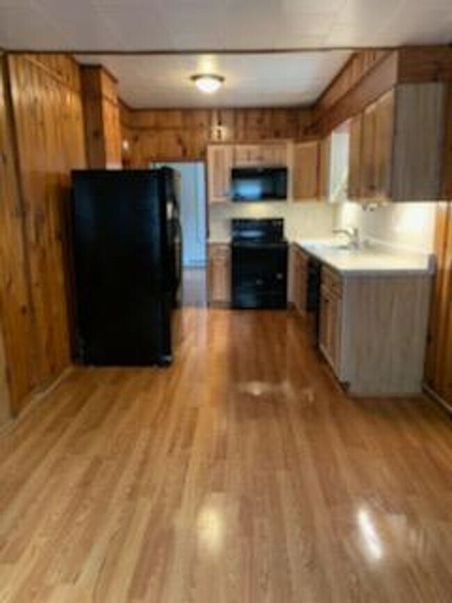 Foto del edificio - Christiansburg, 2 BR / 1 BA, Available in ...